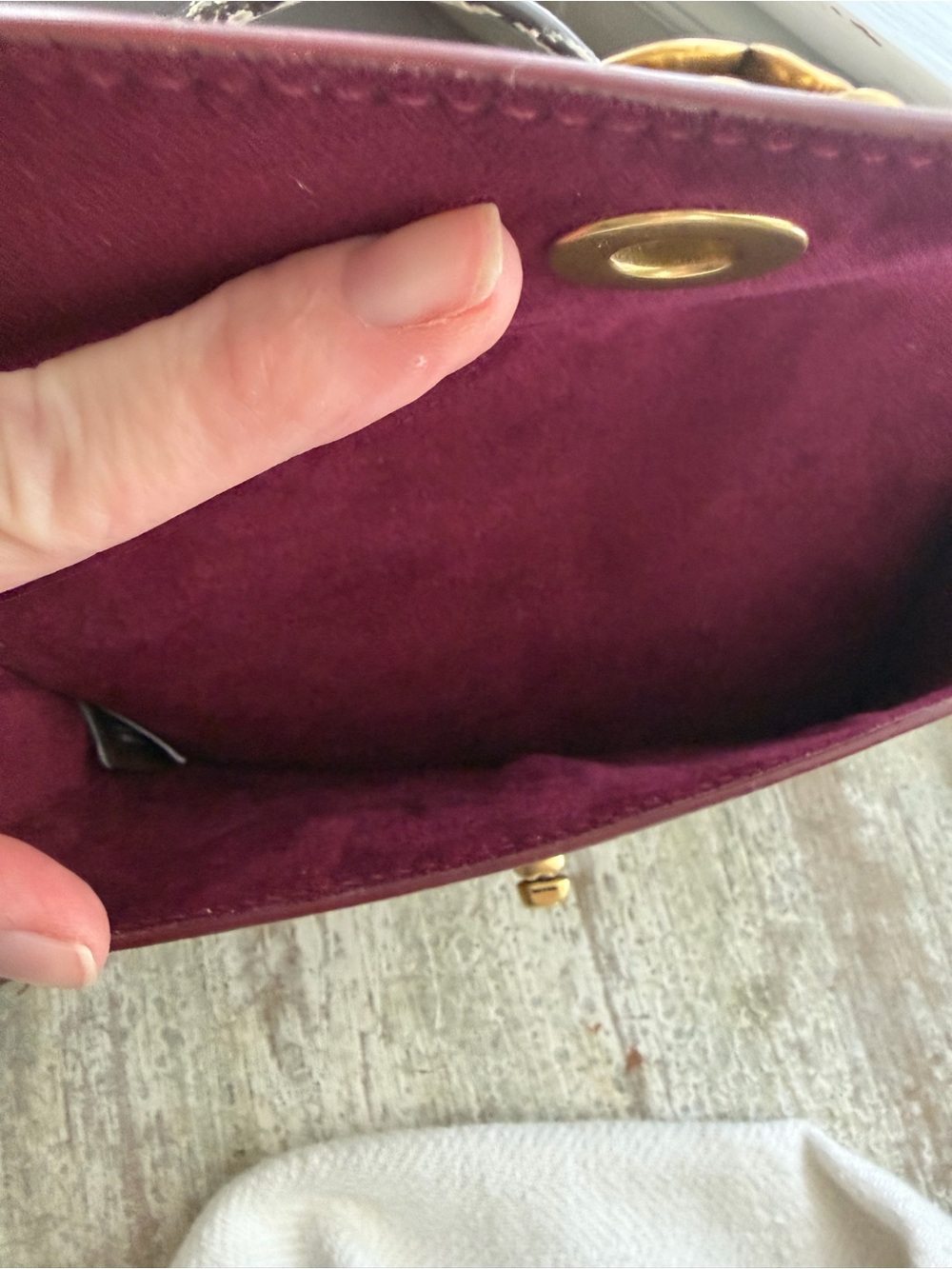 Coach Sunglasses Case with Tea Rose Turnlock & Signature Coated Canvas - Picture 11 of 15